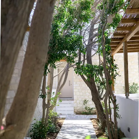 Stone Whisper 3* Naxos City