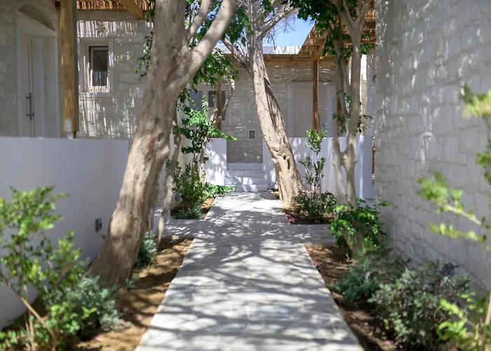 Stone Whisper Aparthotel 3*